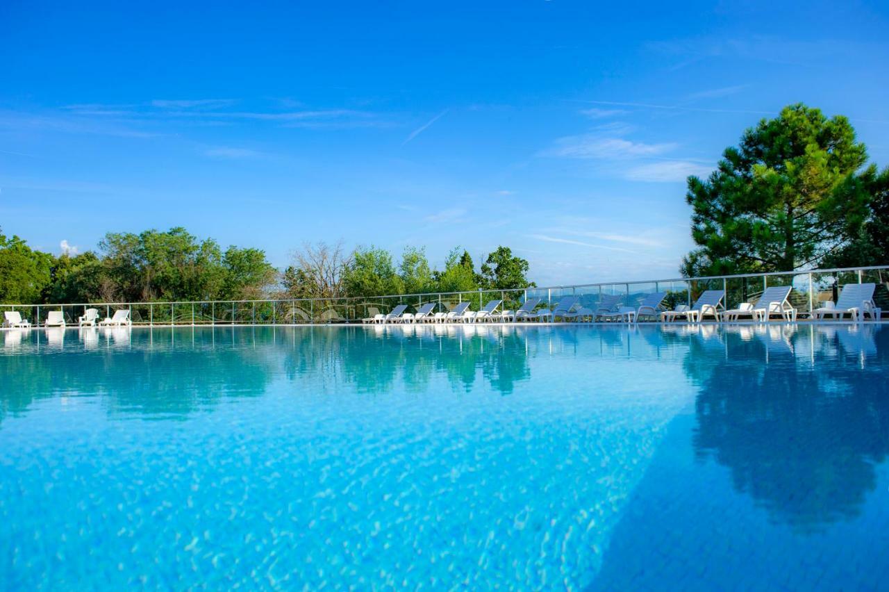 Vtf Le Castelet Hotell Saint Aygulf Exteriör bild